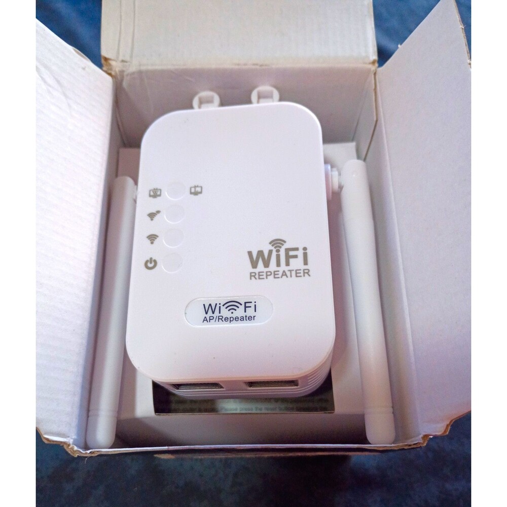 WiFi Repeater Range Extender 2.4GHz 300Mbps 2x RJ-45 LAN High Gain White